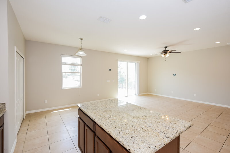 2,280/Mo, 12425 Hammock Pointe Cir Clermont, FL 34711 Kitchen View 2