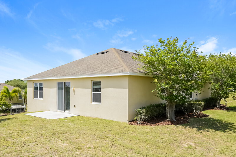 2,280/Mo, 12425 Hammock Pointe Cir Clermont, FL 34711 Rear View