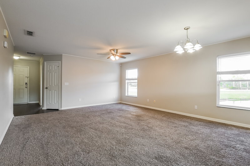 2,260/Mo, 15640 Perdido Dr Orlando, FL 32828 Living Room View 3