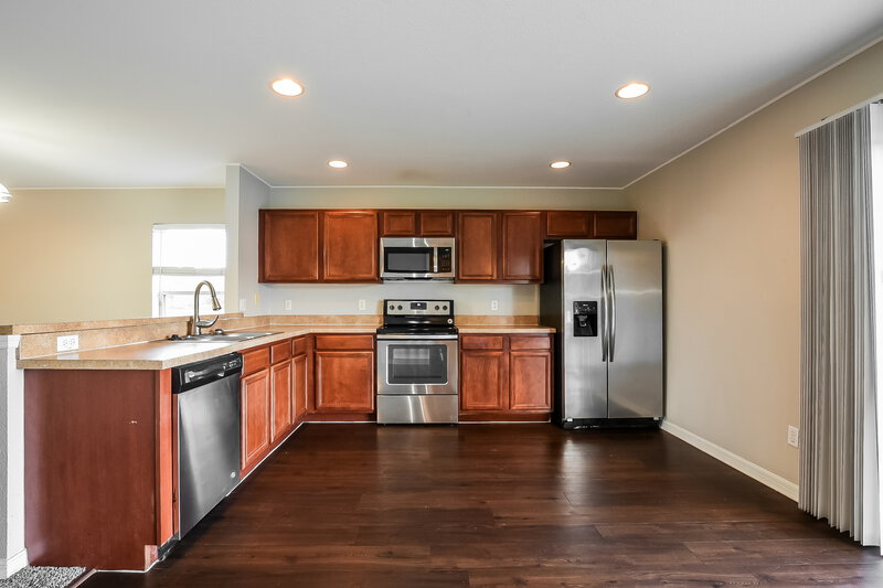 2,260/Mo, 15640 Perdido Dr Orlando, FL 32828 Kitchen View 2