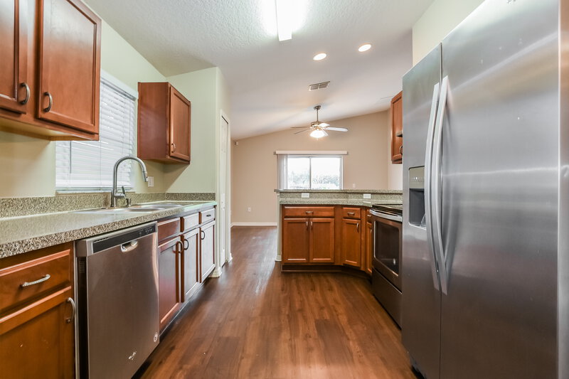 2,180/Mo, 312 Edisto Pl Apopka, FL 32712 Kitchen View