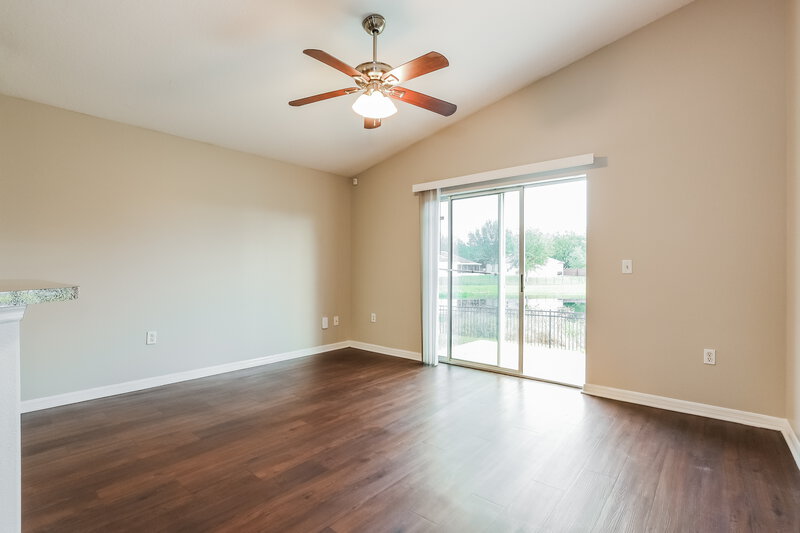 2,180/Mo, 312 Edisto Pl Apopka, FL 32712 Main Bedroom View 3