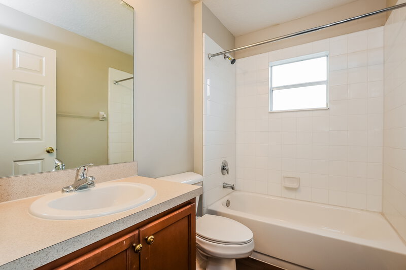 2,180/Mo, 312 Edisto Pl Apopka, FL 32712 Bathroom View
