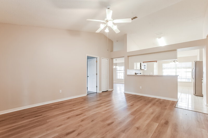 2,415/Mo, 4511 Wyndcliff Cir Orlando, FL 32817 Living Room View