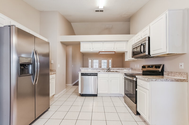 2,415/Mo, 4511 Wyndcliff Cir Orlando, FL 32817 Kitchen View