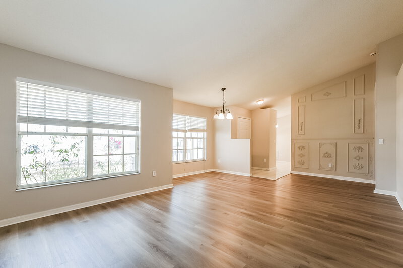 2,415/Mo, 4511 Wyndcliff Cir Orlando, FL 32817 Family Room View 2