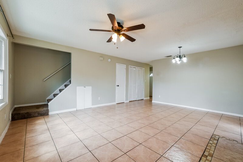 1,825/Mo, 515 Beechwood Ave Altamonte Springs, FL 32714 Living Room View 2