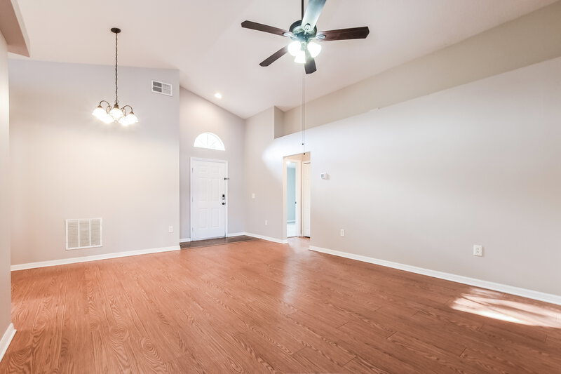 2,320/Mo, 3433 Benson Park Blvd Orlando, FL 32829 Living Room View