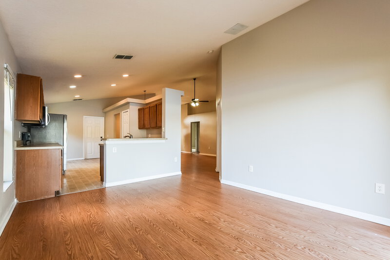 2,320/Mo, 3433 Benson Park Blvd Orlando, FL 32829 Living Room View 3