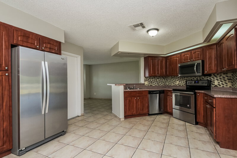 2,195/Mo, 307 Houston Woods Ct Orlando, FL 32824 Kitchen View