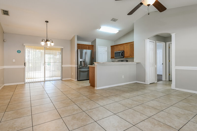 2,110/Mo, 926 Willow Run St Minneola, FL 34715 Living Room View
