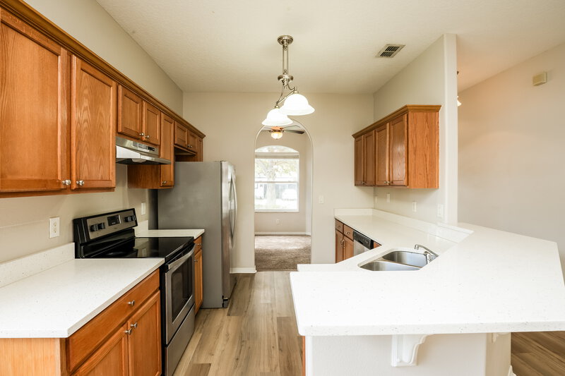 1,810/Mo, 1741 Mountclair Ct Mount Dora, FL 32757 Kitchen View 2