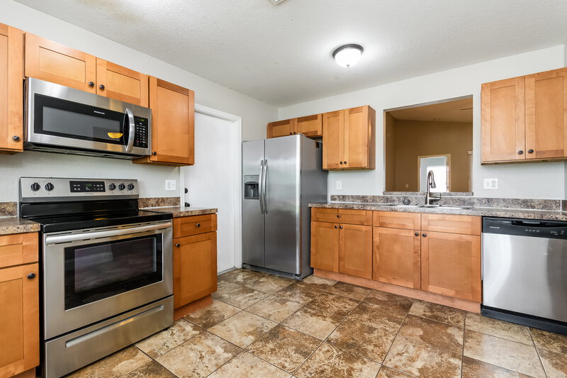 1,855/Mo, 3008 Sabal Bend Dr NE Winter Haven, FL 33881 Kitchen View 2