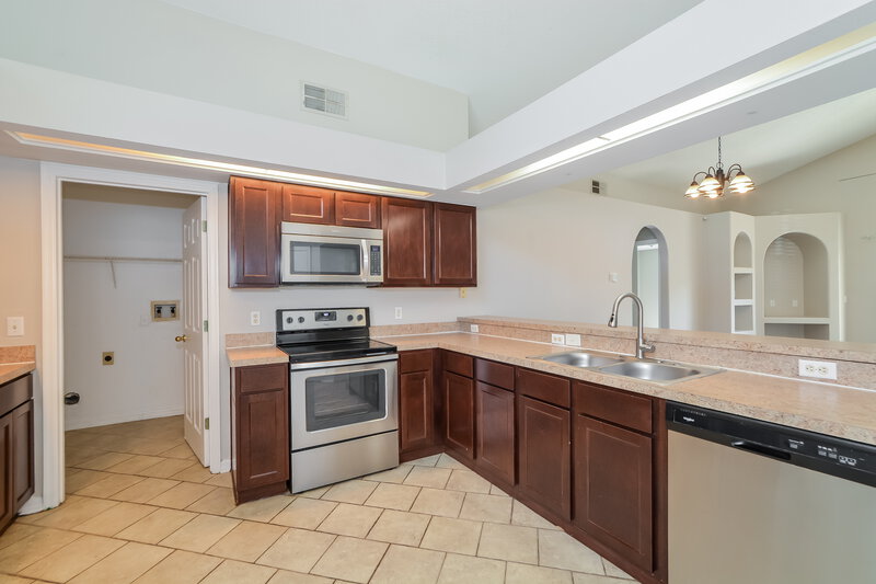 2,180/Mo, 2151 Black Hawk St Clermont, FL 34714 Kitchen View 2