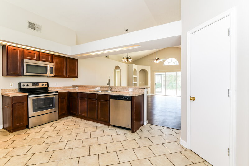 2,135/Mo, 2151 Black Hawk St Clermont, FL 34714 Kitchen View