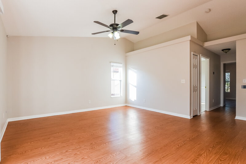 2,110/Mo, 15025 Margaux Dr Clermont, FL 34714 Living Room View 2