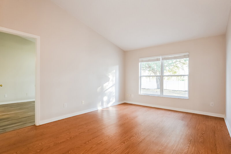 2,110/Mo, 15025 Margaux Dr Clermont, FL 34714 Family Room View 2