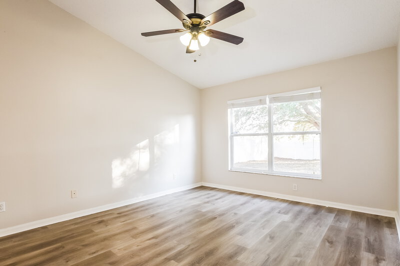 2,110/Mo, 15025 Margaux Dr Clermont, FL 34714 Main Bedroom View 2