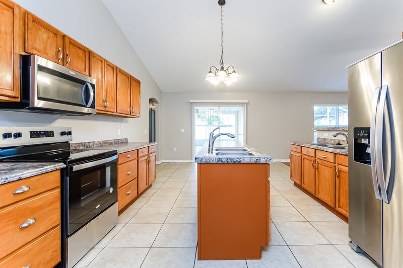 2,500/Mo, 3321 White Blossom Ln Clermont, FL 34711 Kitchen View 2