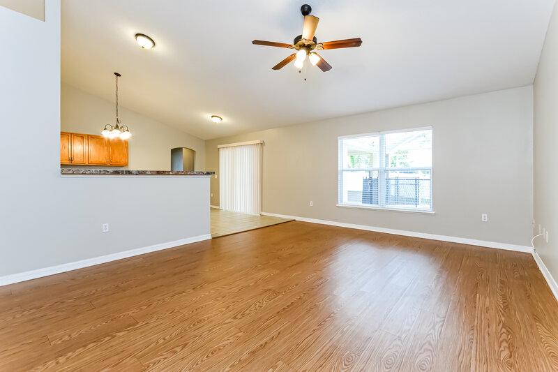 2,500/Mo, 3321 White Blossom Ln Clermont, FL 34711 Family Room View