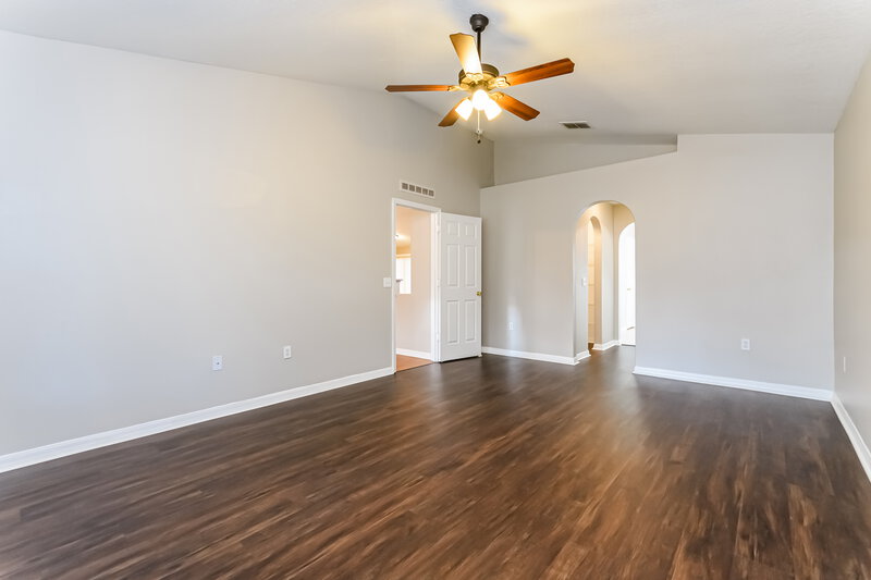 2,500/Mo, 3321 White Blossom Ln Clermont, FL 34711 Main Bedroom View 2