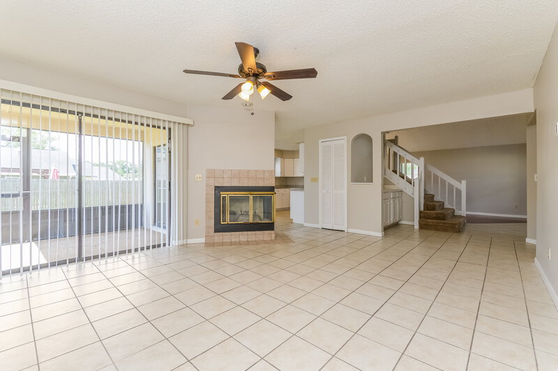 2,365/Mo, 1738 Singing Palm Dr Apopka, FL 32712 Family Room View 2