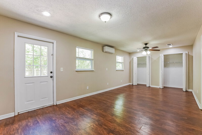 2,740/Mo, 3031 Mit St Orlando, FL 32817 Living Room View