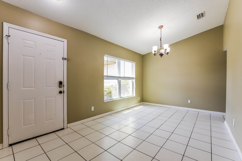 2,740/Mo, 3031 Mit St Orlando, FL 32817 Dining Room View 2