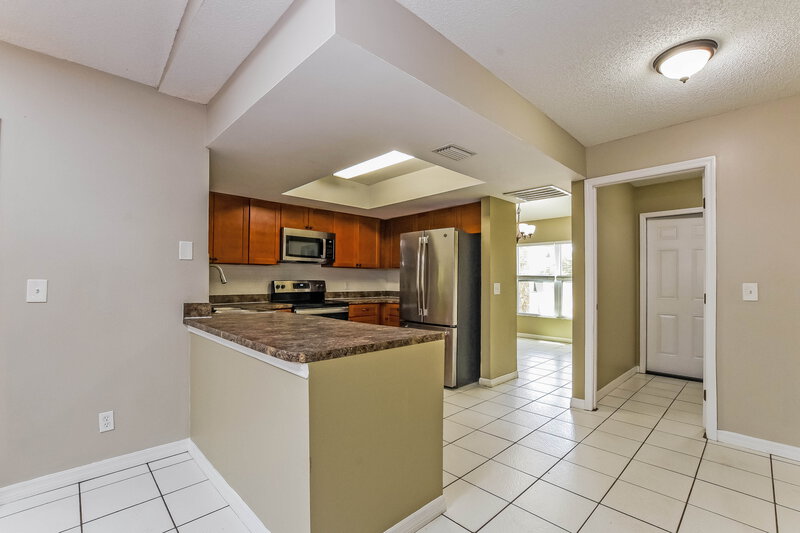 2,740/Mo, 3031 Mit St Orlando, FL 32817 Kitchen View 2