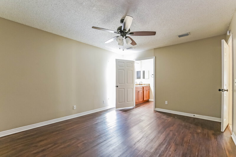 2,740/Mo, 3031 Mit St Orlando, FL 32817 Main Bedroom View