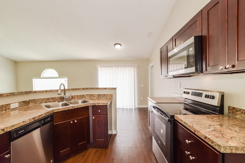 2,340/Mo, 643 Crane Dr Kissimmee, FL 34759 Kitchen View