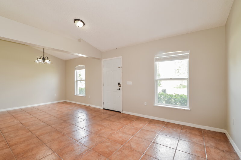 2,340/Mo, 643 Crane Dr Kissimmee, FL 34759 Sitting Room View