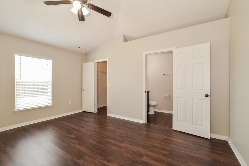 2,340/Mo, 643 Crane Dr Kissimmee, FL 34759 Main Bedroom View 2