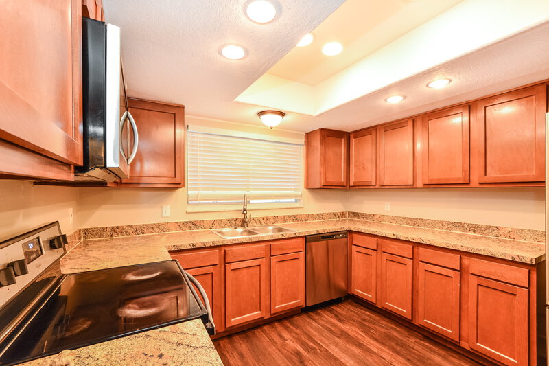 2,965/Mo, 1400 Ponce De Leon Blvd Winter Springs, FL 32708 Kitchen View 2