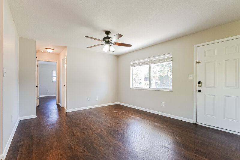 2,000/Mo, 2843 Kinnon Dr Orlando, FL 32817 Living Room View