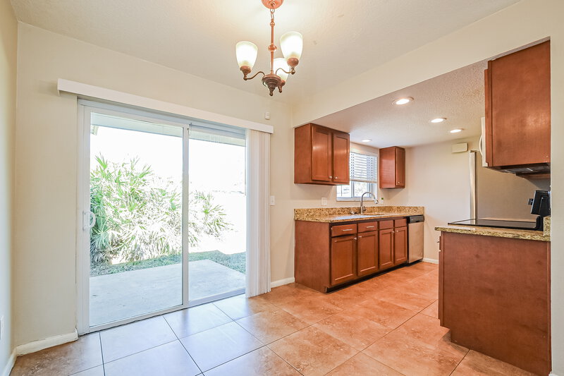 2,000/Mo, 2843 Kinnon Dr Orlando, FL 32817 Dining Room View