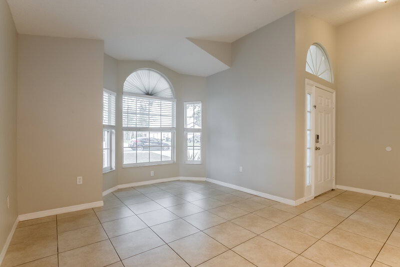 2,170/Mo, 1378 Willow Crest Dr Clermont, FL 34711 Living Room View 2