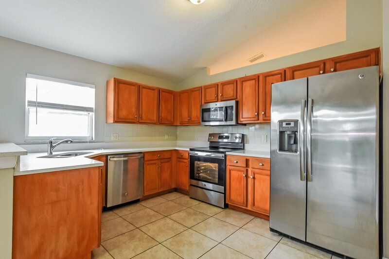 2,170/Mo, 1378 Willow Crest Dr Clermont, FL 34711 Kitchen View