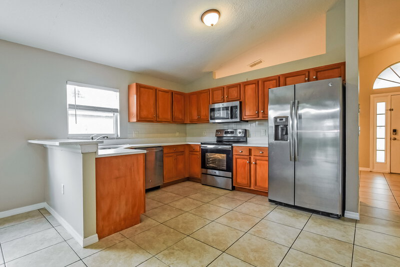2,170/Mo, 1378 Willow Crest Dr Clermont, FL 34711 Kitchen View 2