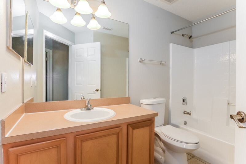 2,170/Mo, 1378 Willow Crest Dr Clermont, FL 34711 Bathroom View