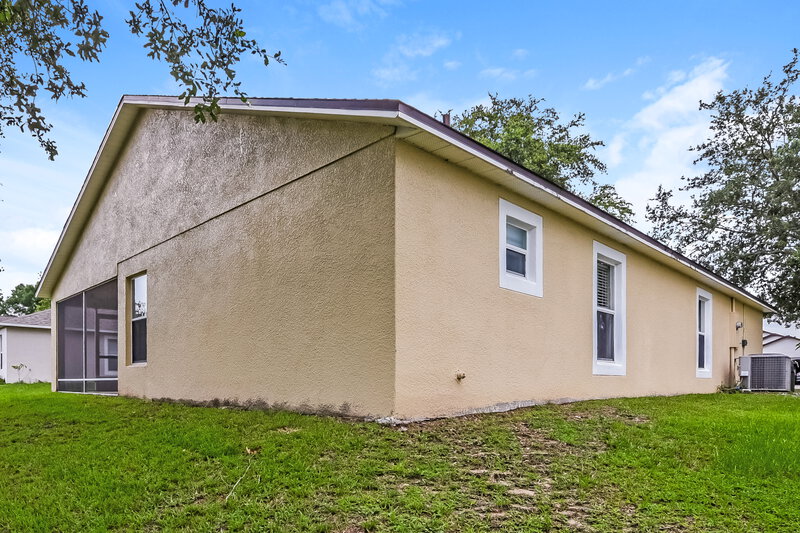 2,170/Mo, 1378 Willow Crest Dr Clermont, FL 34711 Rear View