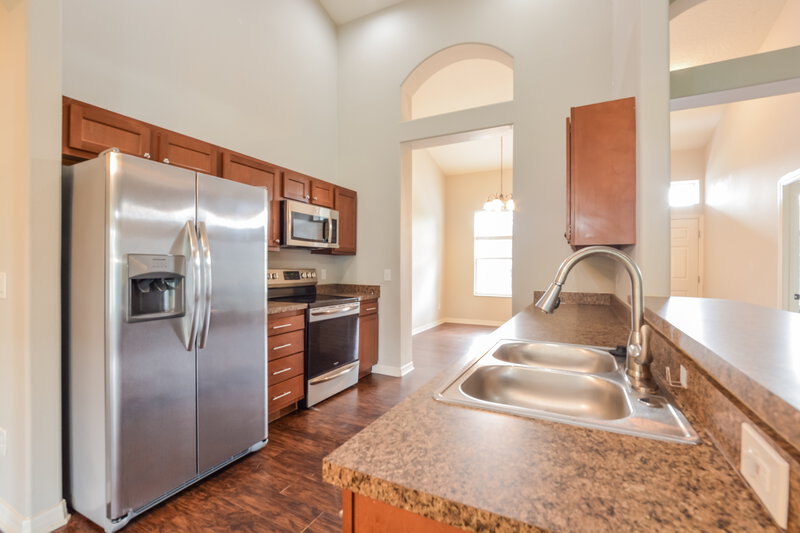 2,560/Mo, 13836 Old Dock Rd Orlando, FL 32828 Kitchen View
