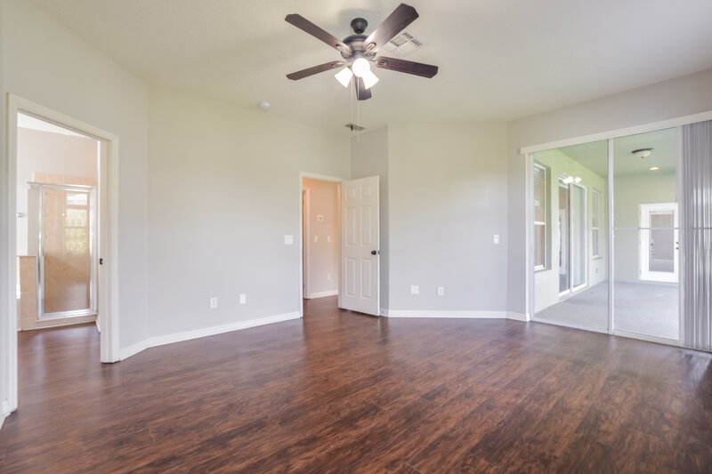 2,560/Mo, 13836 Old Dock Rd Orlando, FL 32828 Main Bedroom View 2