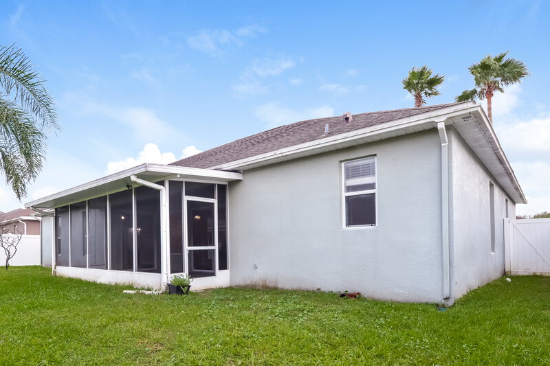 2,560/Mo, 13836 Old Dock Rd Orlando, FL 32828 Rear View