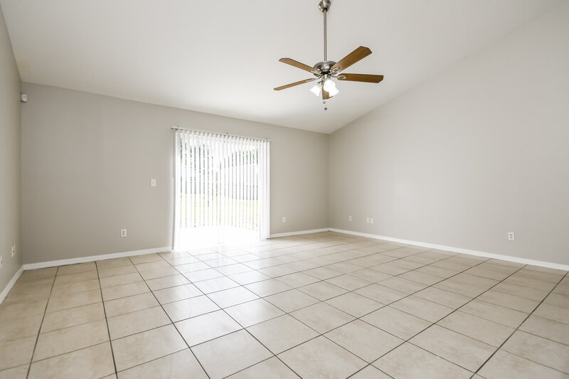 1,875/Mo, 14816 Windy Mount Cir Clermont, FL 34711 Living Room View
