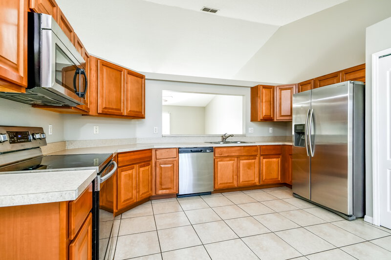 1,875/Mo, 14816 Windy Mount Cir Clermont, FL 34711 Kitchen View 2