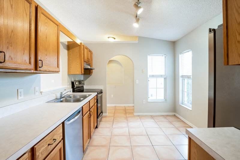 2,630/Mo, 4212 Stonefield Dr Orlando, FL 32826 Kitchen View 2
