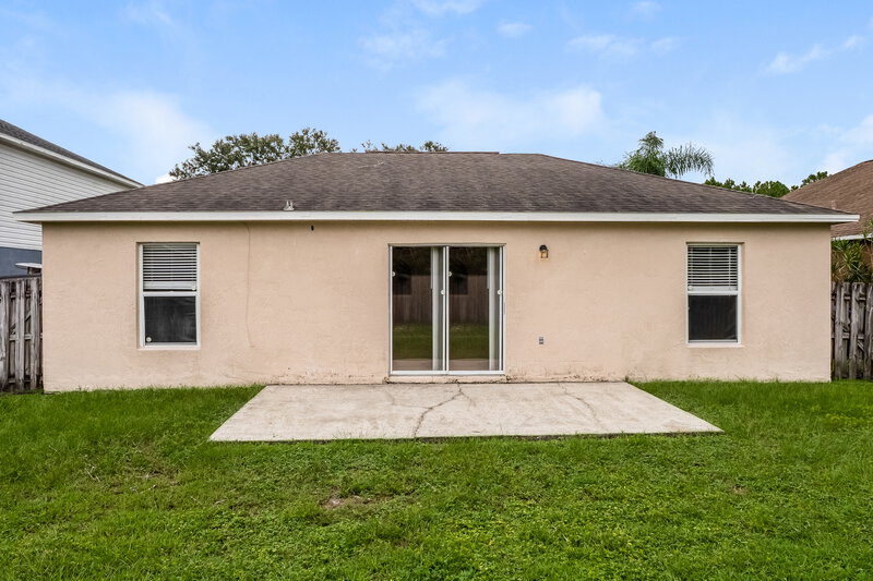 2,630/Mo, 4212 Stonefield Dr Orlando, FL 32826 Rear View 2