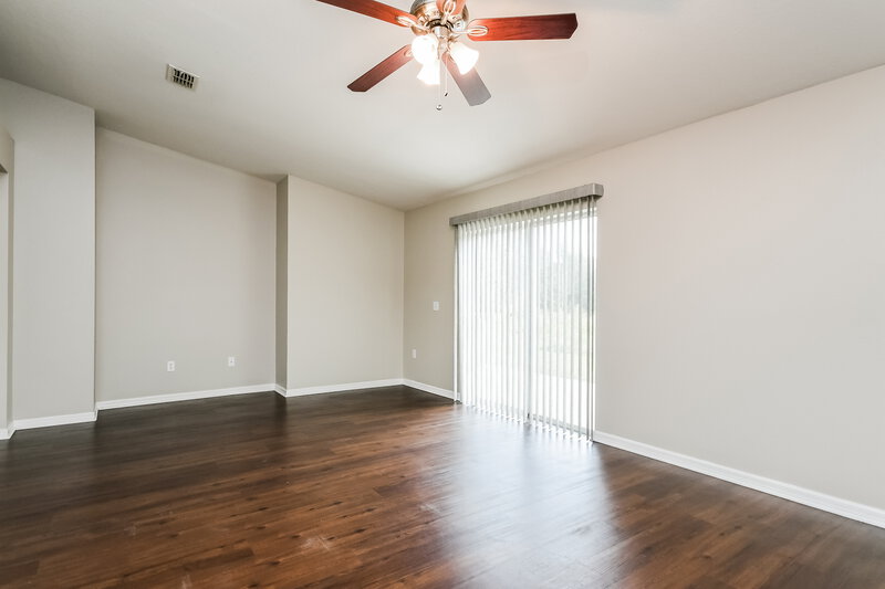 1,765/Mo, 1722 Eagle Pines Cir Eagle Lake, FL 33839 Living Room View