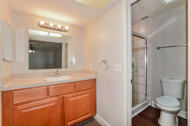 2,350/Mo, 996 Papaya Ln Winter Springs, FL 32708 Main Bathroom View